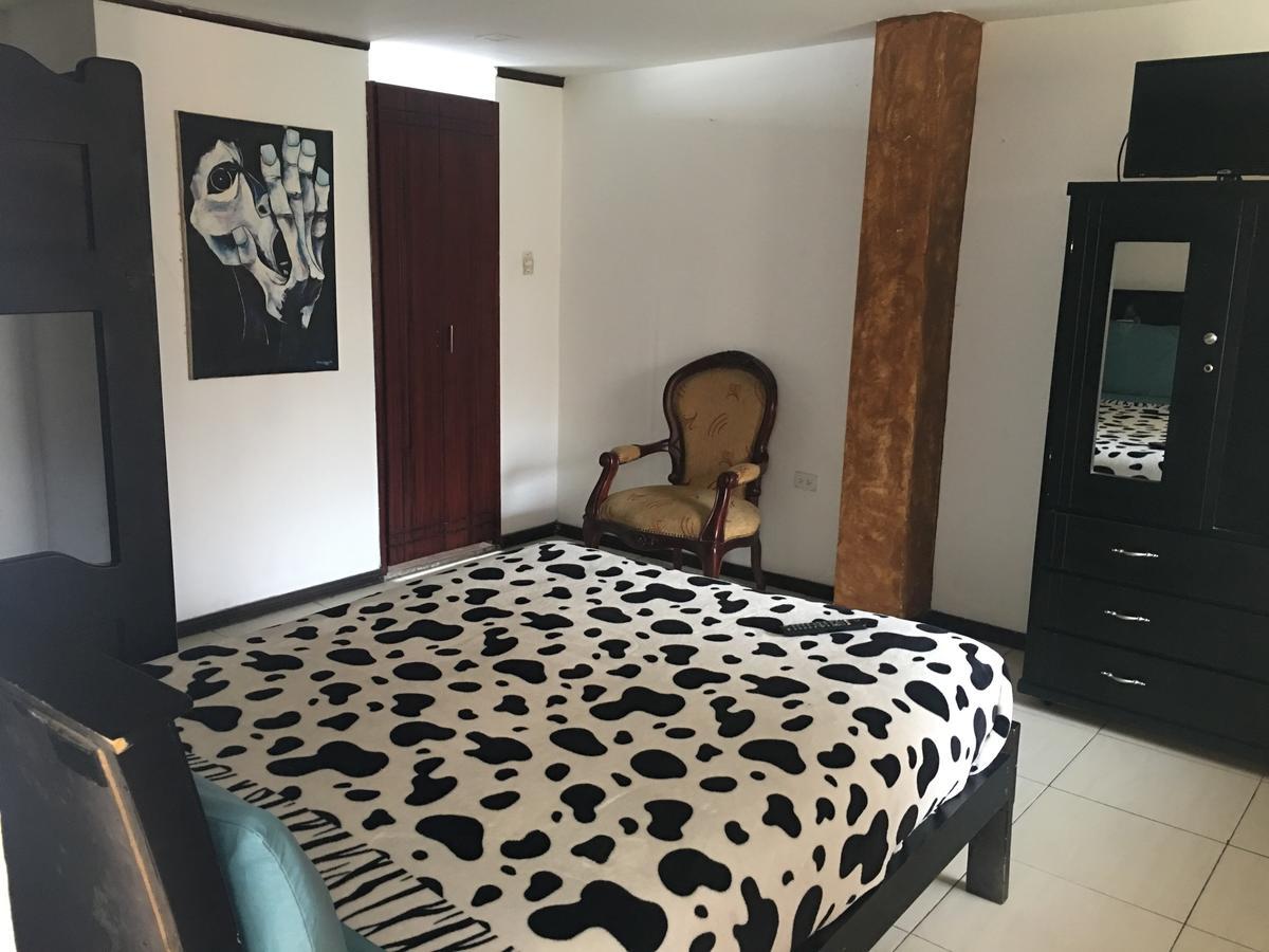 The Backpacker Hostal 이바라 외부 사진